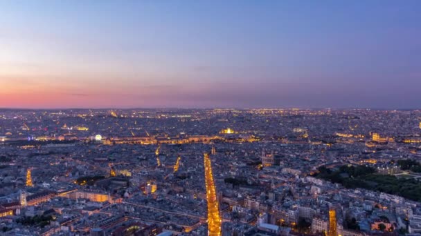 日没から夜への移行時間経過後のパリのパノラマ フランスのモンパルナスビルの展望台からの最高の空中ビュー 夏の日のカラフルな空 — ストック動画