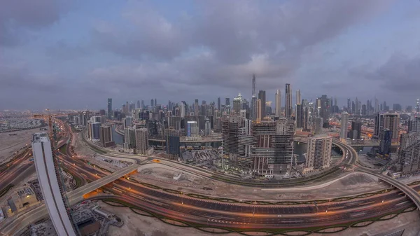 Panoramautsikt Över Dubai Med Affärsvik Och Stadsdelsnatt Flyg Vidvinkel Många — Stockfoto