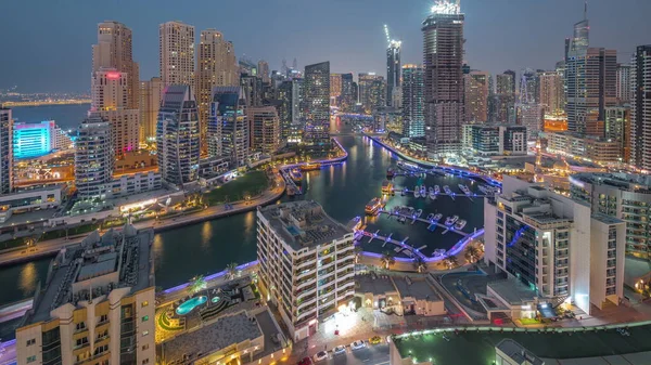 Dubai Marina Mit Mehreren Booten Und Yachten Hafen Und Wolkenkratzern — Stockfoto