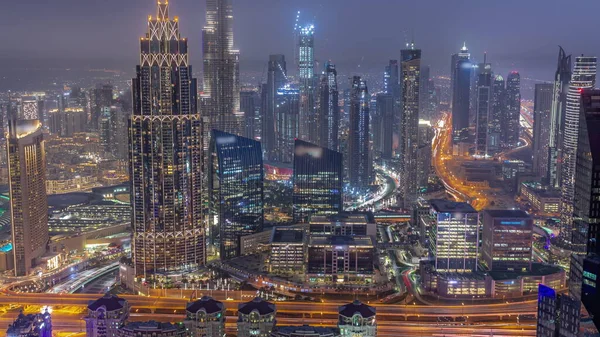 迪拜下城天际线和高速公路上最高的塔楼的空中景观 建造中的摩天大楼和高楼 — 图库照片