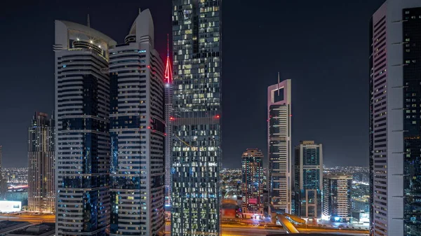 Панорама Показує Повітряний Вид Міжнародний Фінансовий Район Дубай Багатьма Освітленими — стокове фото