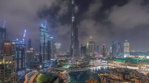 Arranha Céus Que Elevam Acima Dubai Centro Noite Shopping Fonte — Fotografia de Stock