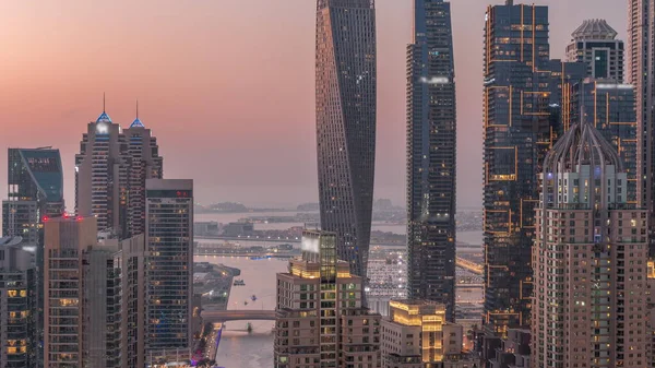 Skyskrapor Dubai Marina Med Upplysta Högsta Bostadshus Dag Till Natt — Stockfoto