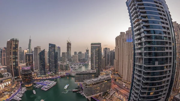Letecký Pohled Dubajský Přístav Mrakodrapy Kolem Kanálu Plovoucími Čluny Den — Stock fotografie