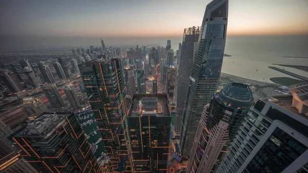Панорамний Вид Дубай Марину Показує Канал Оточенні Освітлених Хмарочосів Уздовж — стокове фото