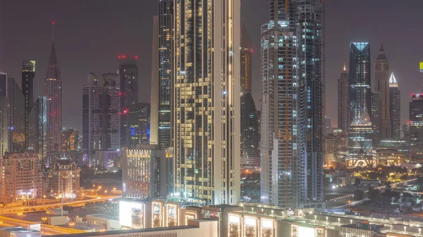 阿拉伯联合酋长国迪拜 谢赫扎耶德路周围的高楼和Difc区的高楼一整晚排成一排 国际金融中心的摩天大楼关灯 — 图库照片