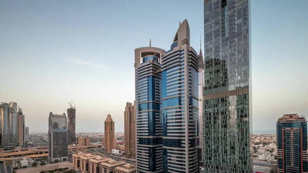 Αεροφωτογραφία Της Διεθνούς Οικονομικής Περιοχής Ντουμπάι Πολλούς Ουρανοξύστες Από Νύχτα — Φωτογραφία Αρχείου