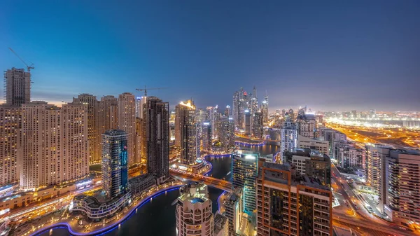 Panoráma Különböző Felhőkarcolók Legmagasabb Rekreációs Blokk Dubai Marina Légi Éjjel — Stock Fotó