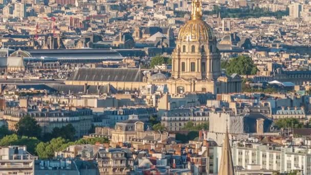 Воздушная Панорама Над Крышами Домов Париже Timelapse Вечерний Вид Золотым — стоковое видео