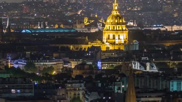 Luchtfoto Panorama Boven Huizen Daken Een Parijs Nacht Timelapse Bovenaanzicht — Stockvideo