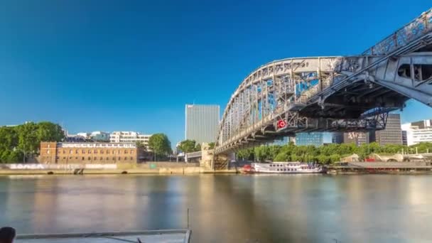 Γέφυρα Austerlitz Στο Παρίσι Timelapse Hyperlapse Φαίνεται Από Την Προκυμαία — Αρχείο Βίντεο
