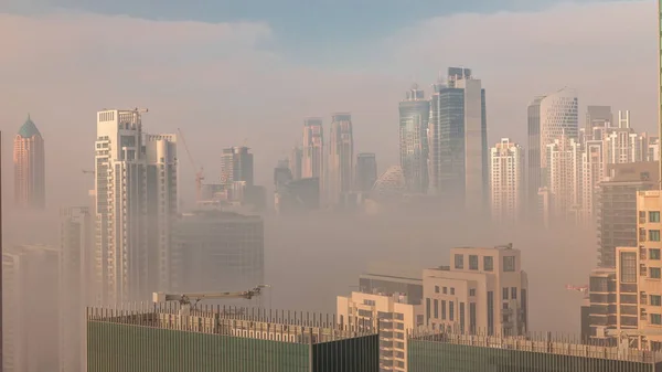 Rascacielos Dubái Cubiertos Por Niebla Matutina Distrito Bahía Negocios Durante — Foto de Stock