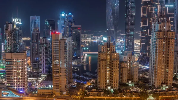 Drapacze Chmur Dubai Marina Oświetlonymi Najwyższymi Budynkami Mieszkalnymi Przez Całą — Zdjęcie stockowe