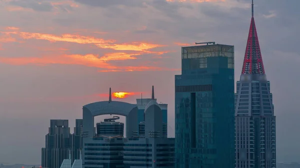 Solnedgång Över Finansiella Centrum Dubai City Med Lyxiga Skyskrapor Timelapse — Stockfoto