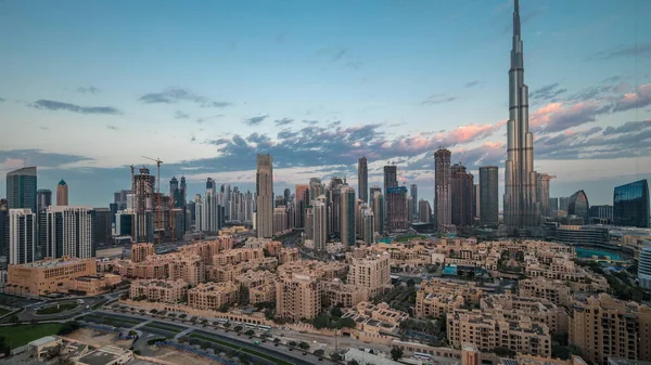Dubai Downtown Nocy Timelapse Odbiciami Najwyższym Drapaczu Chmur Innych Wież — Zdjęcie stockowe