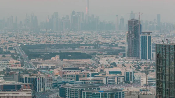 Dubai Downtown Finansowym Rzędem Drapaczy Chmur Wysoką Wieżą Powietrzną Timelapse — Zdjęcie stockowe