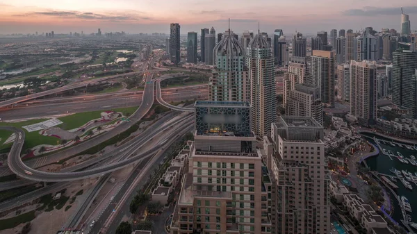 Dubai Marina Jlt Oświetlone Drapacze Chmur Wzdłuż Sheikh Zayed Road — Zdjęcie stockowe