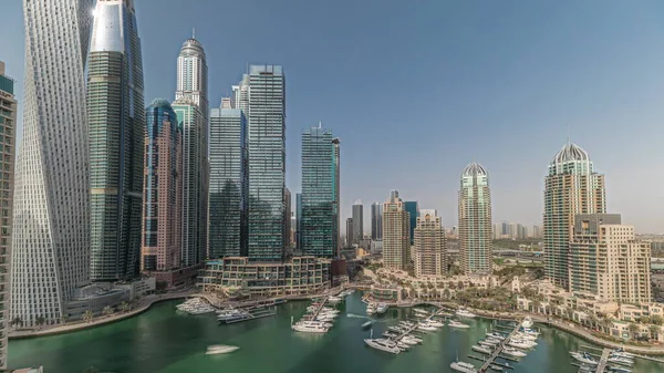 Panorama Visar Dubai Marina Högsta Skyskrapor Och Yachter Hamnen Antenn — Stockfoto