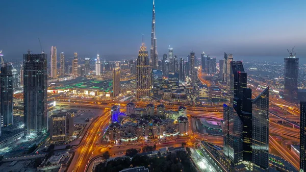 Légi Panorámás Kilátás Legmagasabb Tornyok Dubai Belvárosában Skyline Autópálya Éjszakai — Stock Fotó