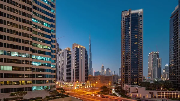 Légi Panoráma Kilátás Dubai Belvárosára Difc Felhőkarcolók Forgalmas Forgalommal Kereszteződésben — Stock Fotó