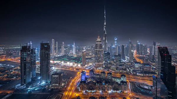 Panoraama Näyttää Dubain Keskustan Korkeimmat Tornit Valtatie Illan Panoraaman Rahoitusalue — kuvapankkivalokuva