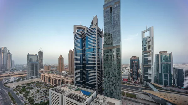 Dubai International Financial District 파노라마 풍경은 수많은 건물들 전환으로 바뀌는 — 스톡 사진