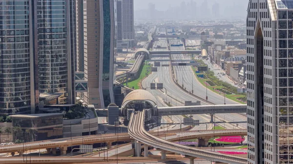 Elfoglalt Sheikh Zayed Road Antenna Egész Nap Metró Vasúti Modern — Stock Fotó
