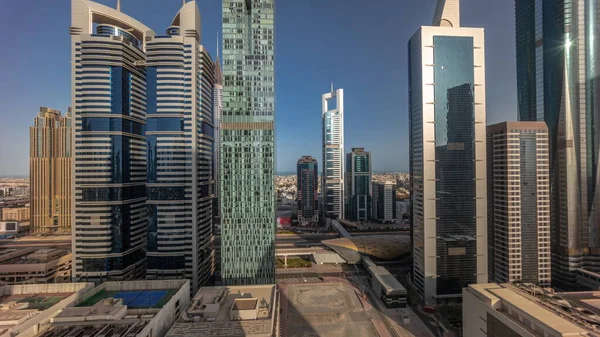Letecký Výhled Dubajskou Mezinárodní Finanční Čtvrť Při Východu Slunce Mnoha — Stock fotografie