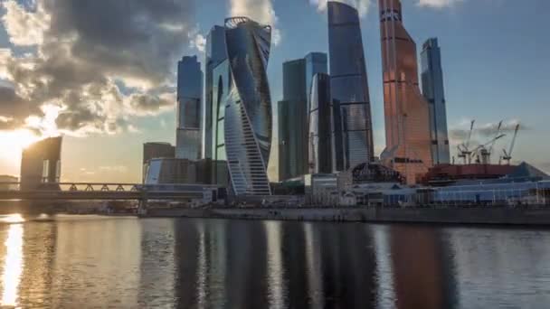 Moskova Daki Merkezinde Günbatımı Gökdelenler Ofis Binaları Lüks Daireler Hiperhızlandırılmış — Stok video