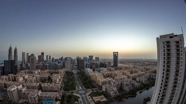 Небоскрёбы Районе Barsha Heights Малоэтажные Здания Зеленом Районе Ночной Воздушной — стоковое фото