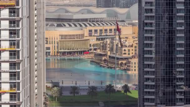 Vista Aérea Fonte Dubai Centro Cidade Com Palmas Bandeira Parque — Vídeo de Stock