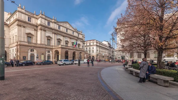Panorama Mostrando Teatro Scala Timelapse Pequeno Parque Frente Edifício Histórico — Fotografia de Stock