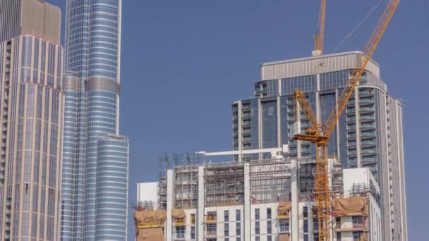 Toronydaruk Dolgoznak Építési Területen Felhőkarcoló Monolitikus Lakóépület Toronyház Toronyház Épület — Stock videók