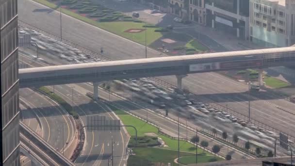 Flygfoto Från Ovan Till Trafikerad Vägkorsning Dubai Centrum Timelapse Färgglada — Stockvideo