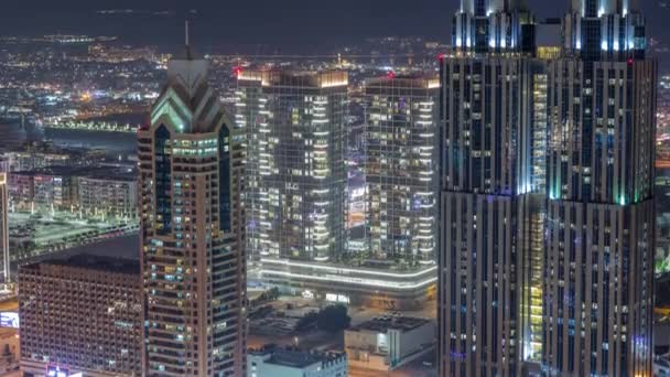 Ψηλά Κτίρια Στην Οδό Sheikh Zayed Στο Ντουμπάι Εναέρια Νύχτα — Αρχείο Βίντεο