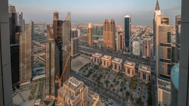 Ψηλά Κτίρια Στην Οδό Sheikh Zayed Στο Ντουμπάι Εναέρια Πρωί — Αρχείο Βίντεο