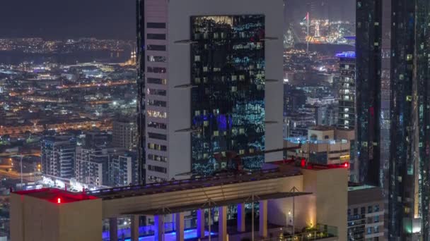 Takpool Toppen Skyskrapan Nära Sheikh Zayed Road Dubai Antenn Natt — Stockvideo