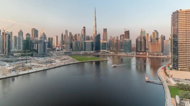 Flygfoto Över Dubai Business Bay Och Downtown Solnedgången Med Olika — Stockvideo