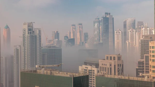 Rascacielos Dubái Cubiertos Por Niebla Matutina Distrito Business Bay Durante —  Fotos de Stock