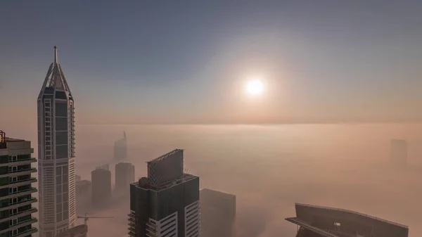 Схід Сонця Над Рідкісним Ранковим Зимовим Туманом Над Горизонтом Дубай — стокове фото