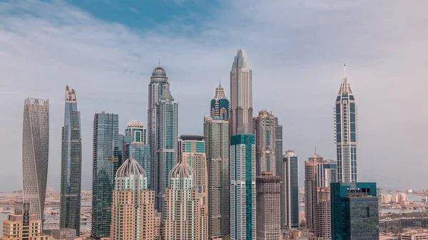 Rascacielos Dubai Marina Con Edificios Residenciales Más Altos Largas Sombras —  Fotos de Stock