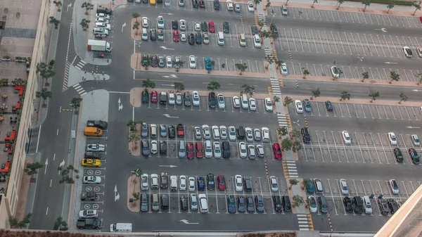 Luftaufnahme Eines Parkplatzes Mit Vielen Autos Reihen Großes Gebiet Der — Stockfoto