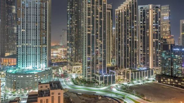 Вид Воздуха Центр Дубая Многочисленными Освещенными Башнями Фонтаном Ночного Времени — стоковое фото