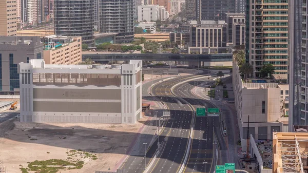Yollarda Caddelerde Yoğun Trafik Var Dubai Şehir Merkezi Finans Bölgesinde — Stok fotoğraf