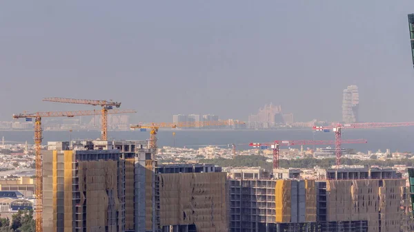 Dubai Kanalı Çevresindeki Inşaat Sahasında Sabahları Çok Sayıda Vinç Kullanılıyor — Stok fotoğraf