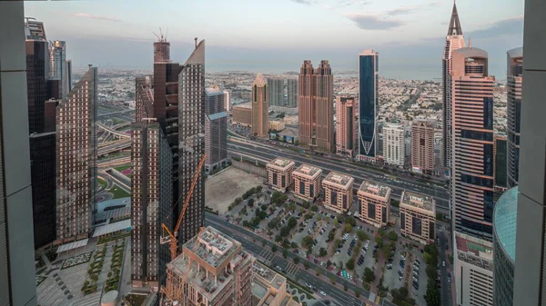 Grattacieli Sulla Sheikh Zayed Road Dubai Mattina Aerea Panoramica Timelapse — Foto Stock