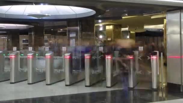 Interior Uma Estação Metrô Moderna Com Hiperlapso Catraca Timelapse Entrada — Vídeo de Stock