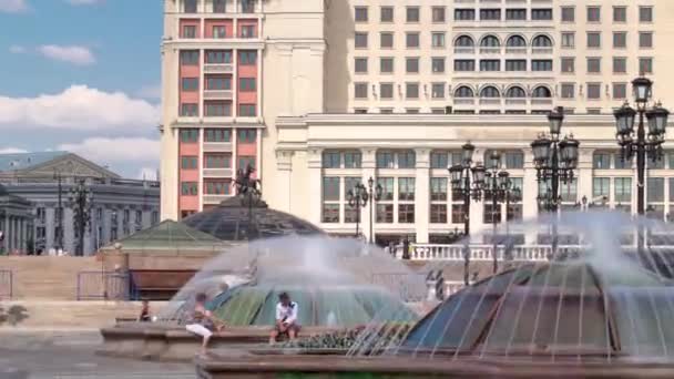 Manezh Square Fountains Benches Timelapse Moscow Moscow Hotel Background Glass — Stock Video