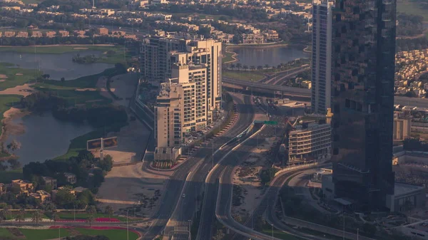 Duże Skrzyżowanie Dróg Między Dzielnicą Jlt Dubai Marina Przecinane Przez — Zdjęcie stockowe