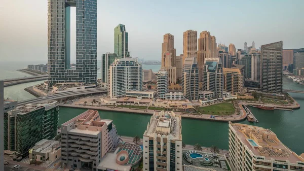 Panorama Dubai Marina Birkaç Tekne Yatla Birlikte Limanda Kanal Anteninin — Stok fotoğraf